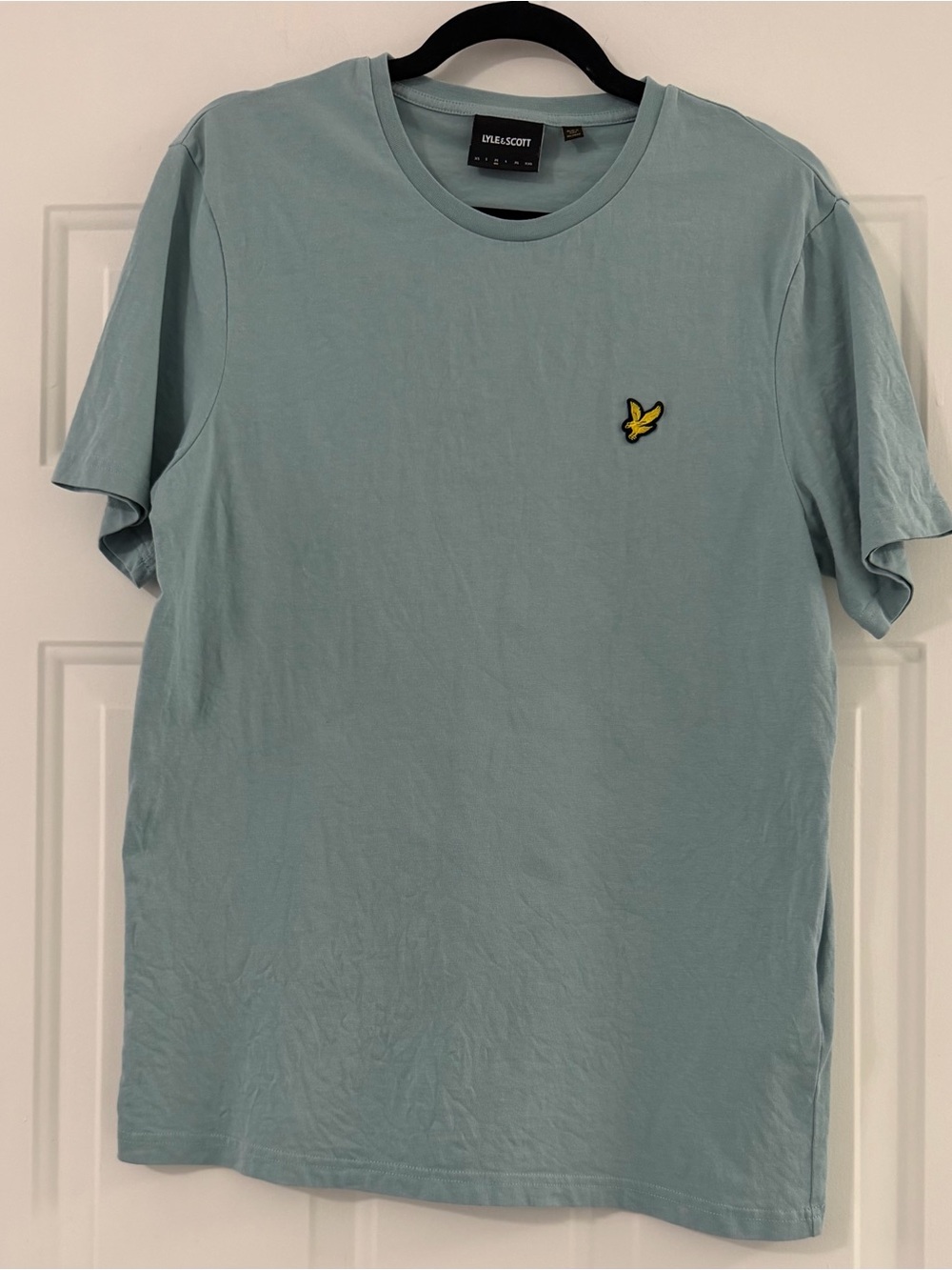 Lyle & Scott Men’s Light Blue Crew Neck T-Shirt with Yellow Logo